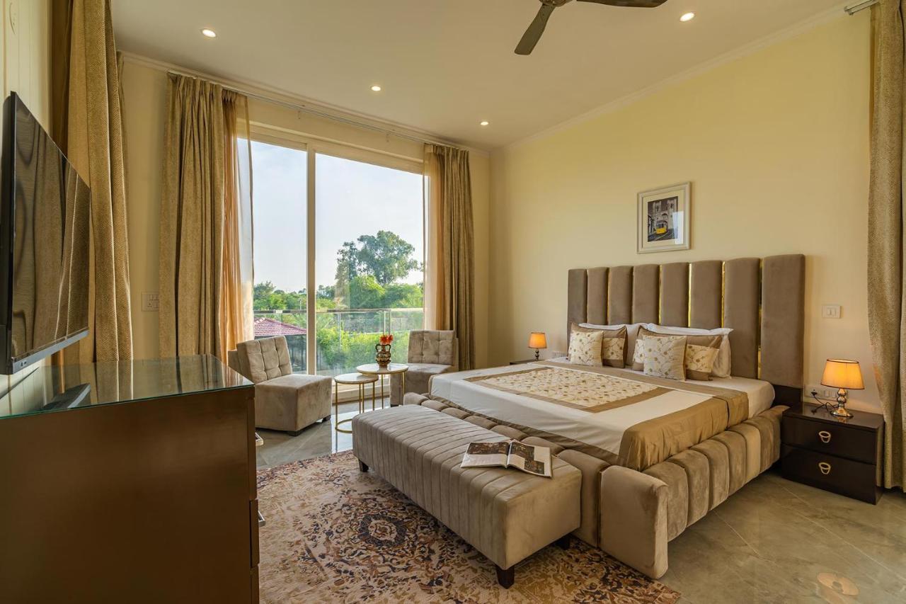 Stayvista At Blanc Belle With Outdoor Pool Sohna Ngoại thất bức ảnh