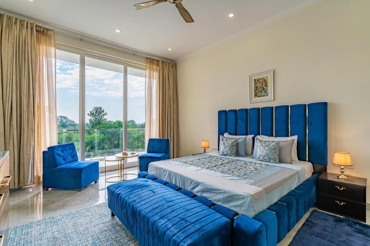 Stayvista At Blanc Belle With Outdoor Pool Sohna Ngoại thất bức ảnh