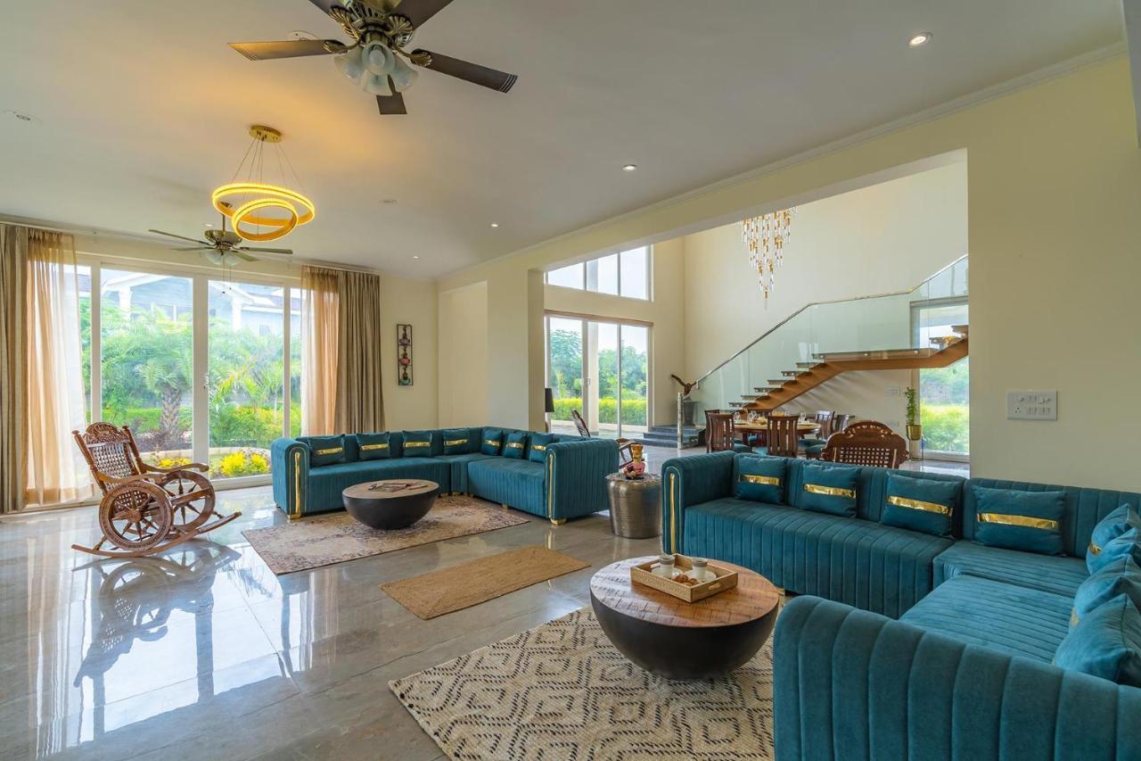 Stayvista At Blanc Belle With Outdoor Pool Sohna Ngoại thất bức ảnh