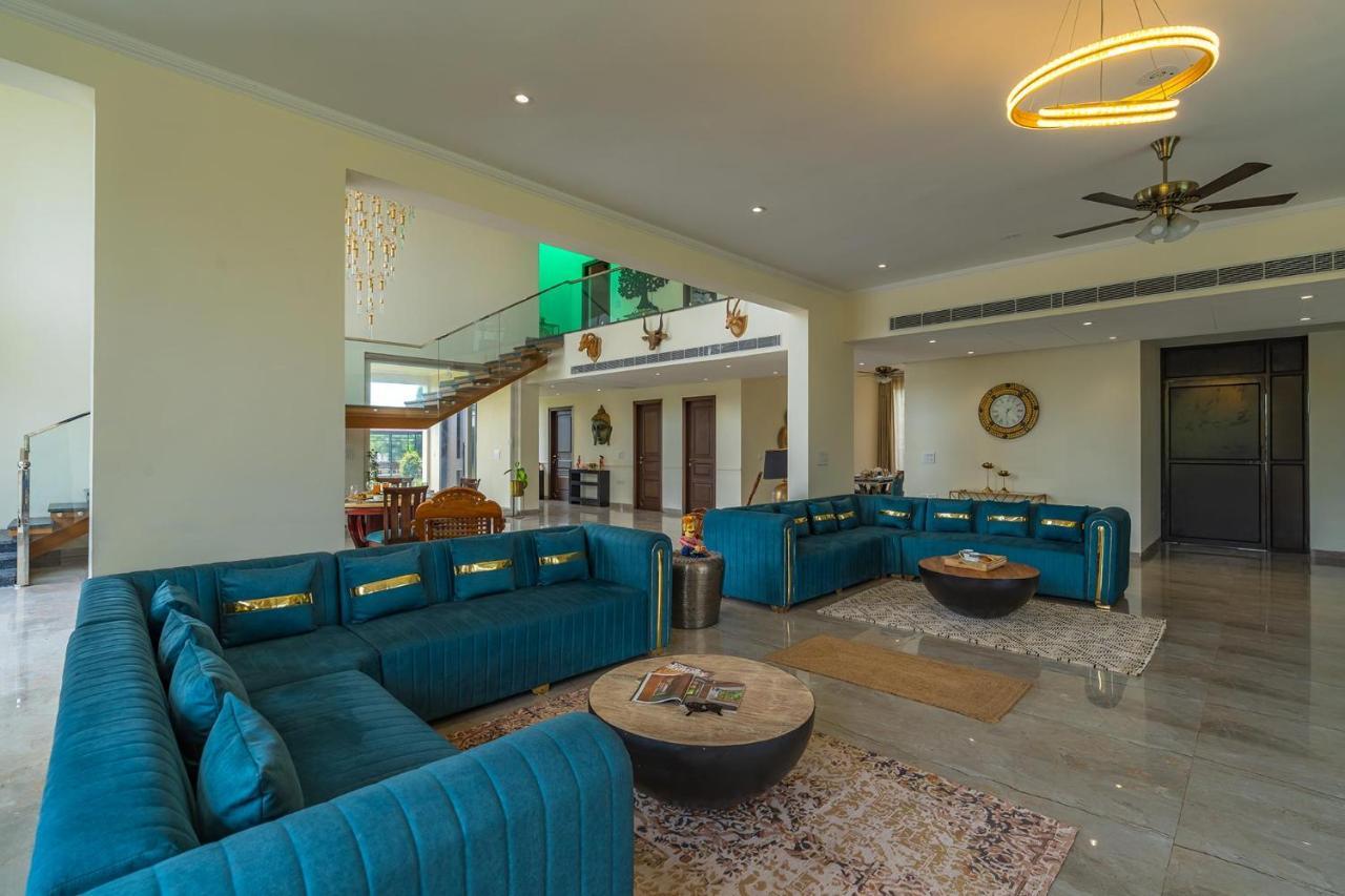 Stayvista At Blanc Belle With Outdoor Pool Sohna Ngoại thất bức ảnh