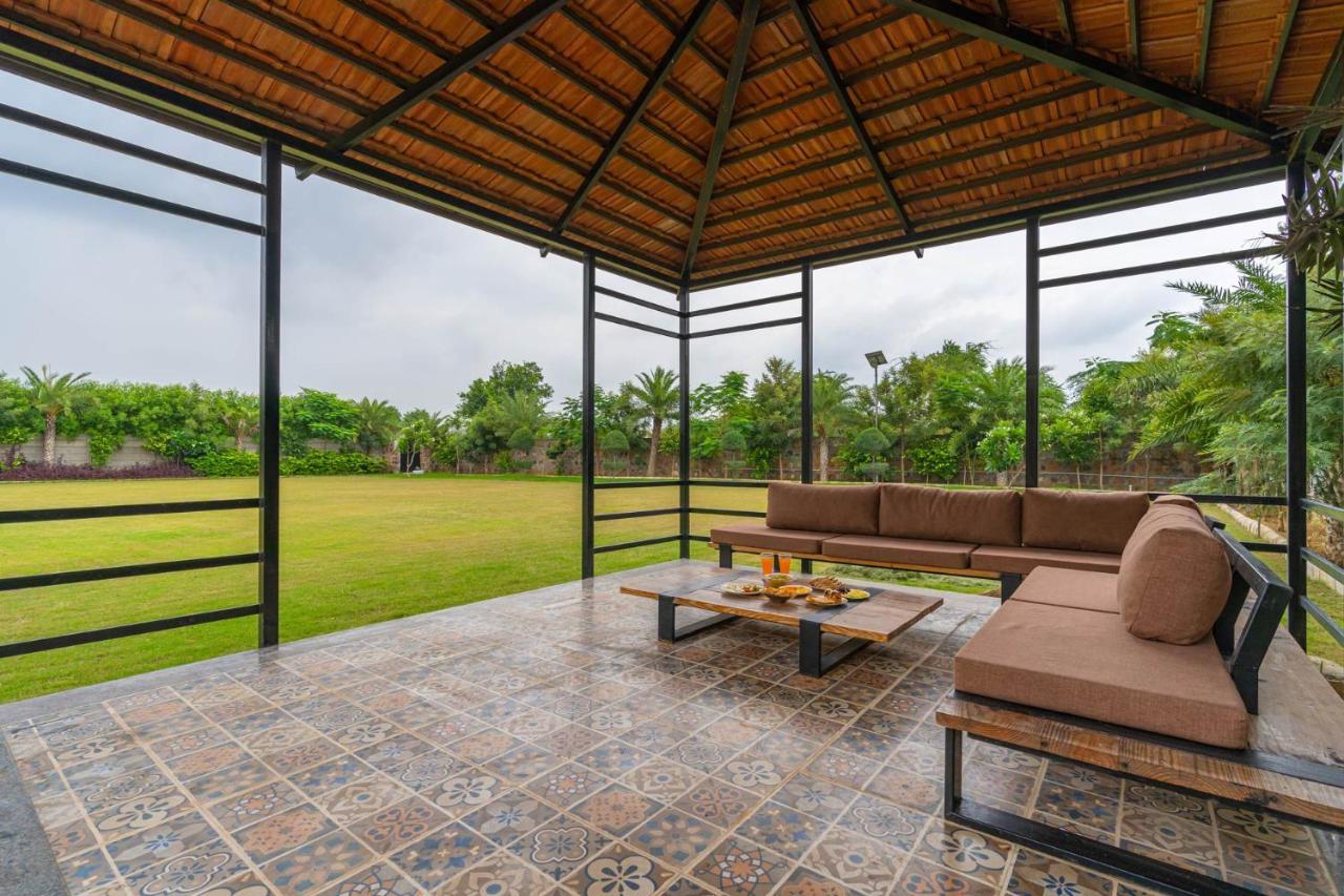 Stayvista At Blanc Belle With Outdoor Pool Sohna Ngoại thất bức ảnh